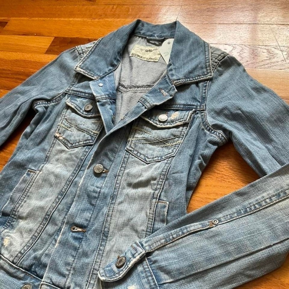 Vintage 2000s Distressed Denim Jacket Size Small Grunge Preppy Y2K 90s Tumblr - Picture 2 of 4